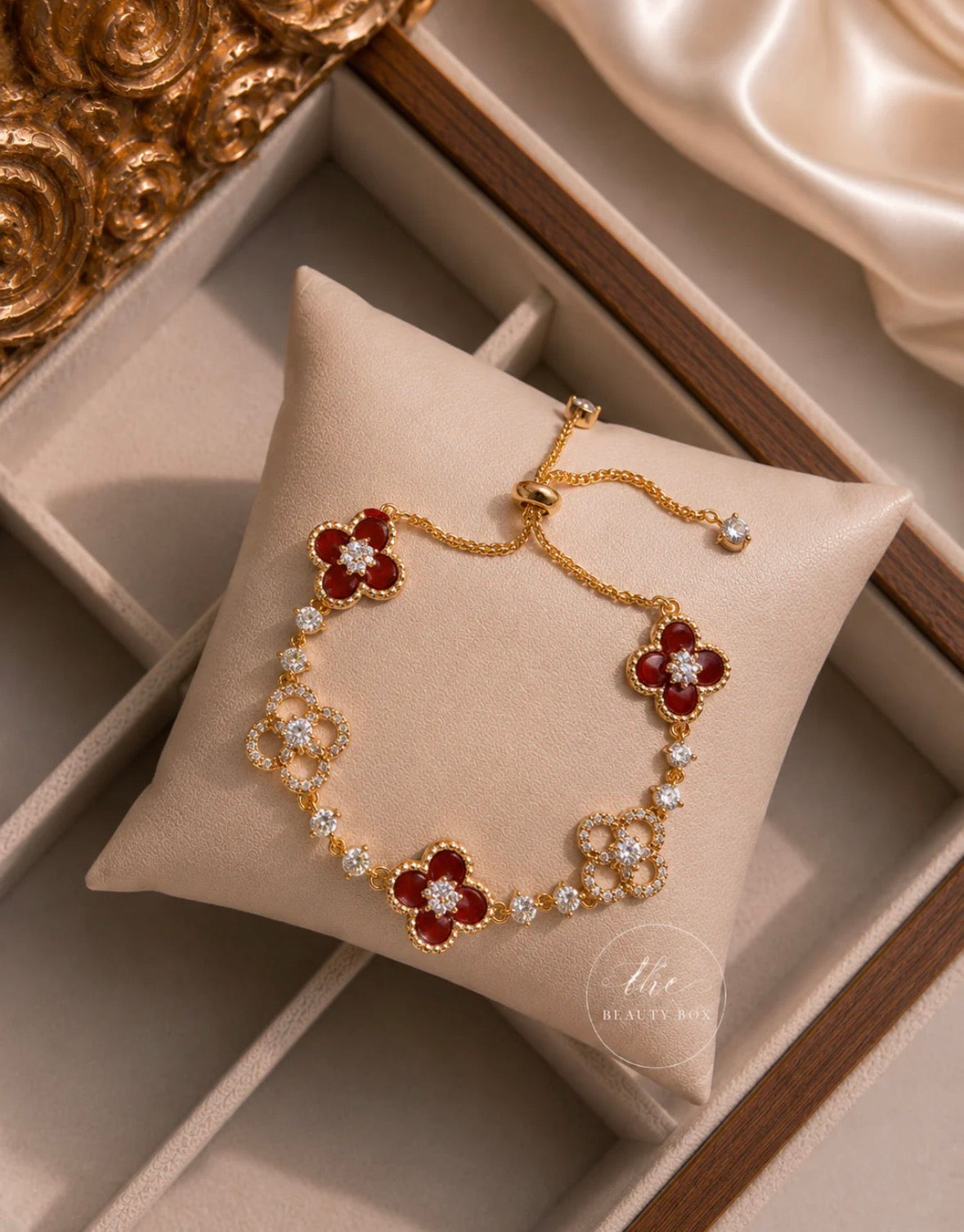 1pc Elegant Rhinestone Inlaid Four-Leaf Clover Adjustable Bracelet